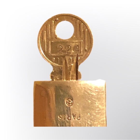 LOUIS VUITTON Lock & Key #224 🔐 - Picture 5 of 5